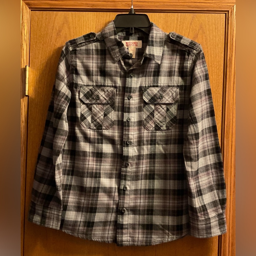 Boy’s Mossimo Supply Co. Long Sleeve Flannel Shirt with Chest Pockets.